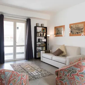 Overseas - Penthouse - Attico - Palazzo San Matteo - Appartement